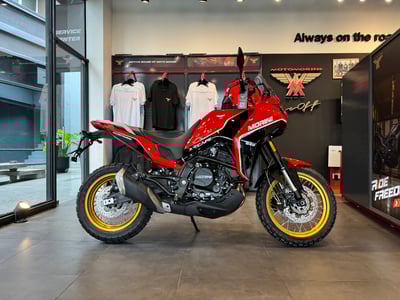 Moto Morini X-Cape 650 | Trail italiana con tecnología premium